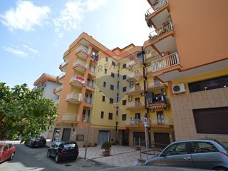 Appartamento in Vendita a Corigliano Rossano, zona Rossano Scalo, 138'000€, 160 m²
