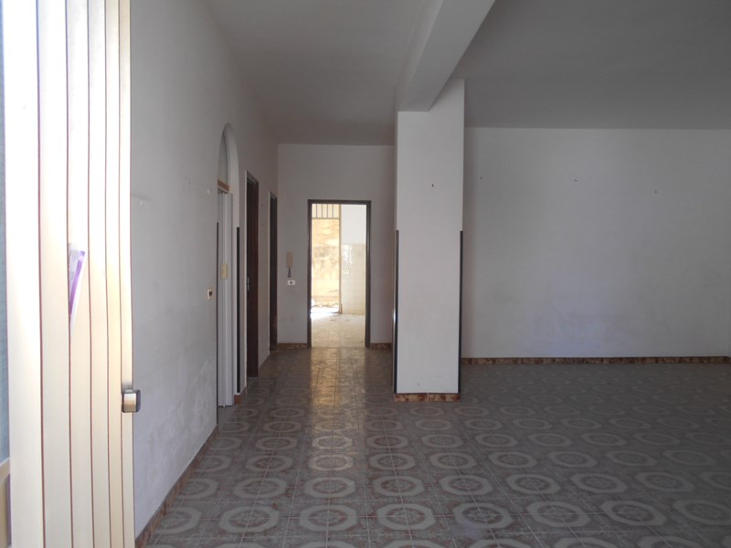 Casa Indipendente in Vendita a Trapani, zona semi centrale, 27'000&euro;, 160 m²