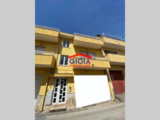 Trilocale in Vendita a Mondragone, 85'000€, 110 m²