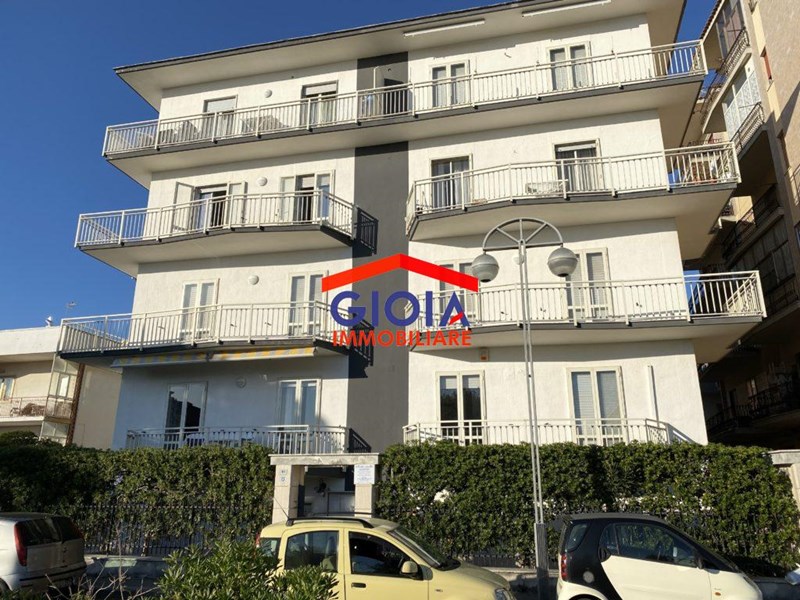 Trilocale in Vendita a Mondragone, 74'999€, 110 m²