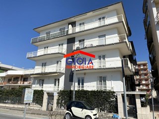 Appartamento in Vendita a Mondragone, 74'999€, 100 m², arredato
