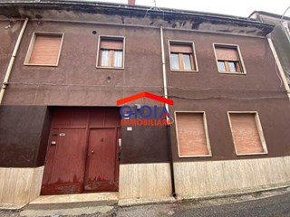 Trilocale in Vendita a Mondragone, 69'999€, 60 m²