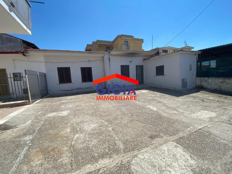 Quadrilocale in Vendita a Mondragone, 45'000€, 100 m²