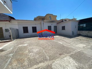 Quadrilocale in Vendita a Mondragone, 45'000€, 100 m²