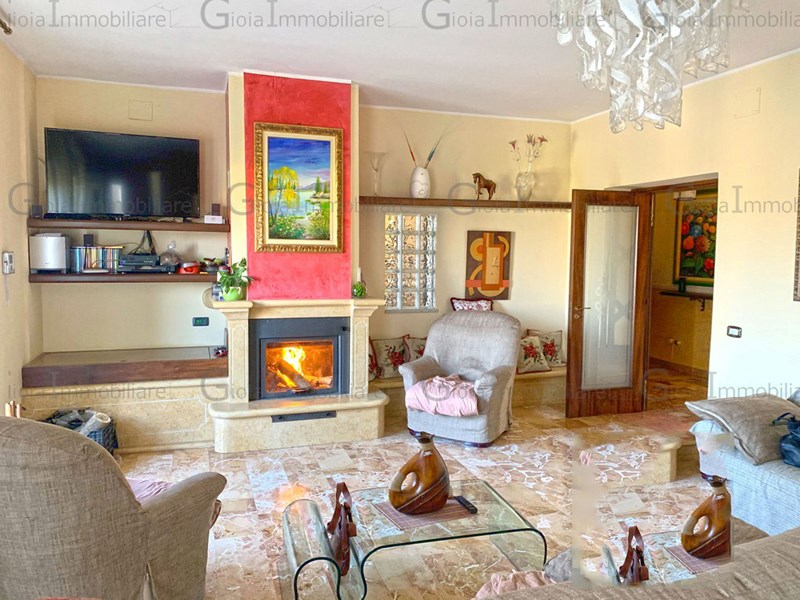 Appartamento in Vendita a Cancello ed Arnone, 250'000€, 200 m²