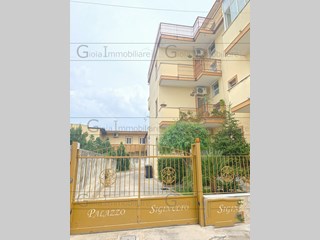 Quadrilocale in Vendita a Mondragone, 79'999€, 85 m²