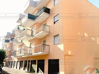 Appartamento in Vendita a Mondragone, 120'000€, 120 m², con Box