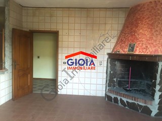Quadrilocale in Vendita a Mondragone, 34'999€, 92 m²