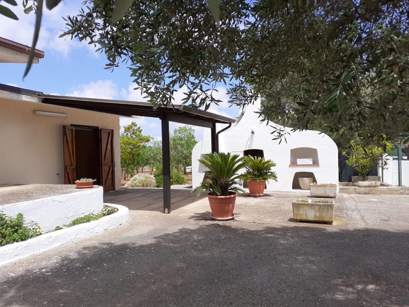 Villa in Affitto a San Vito dei Normanni, zona Contrada Varvolla, 80 m², arredato