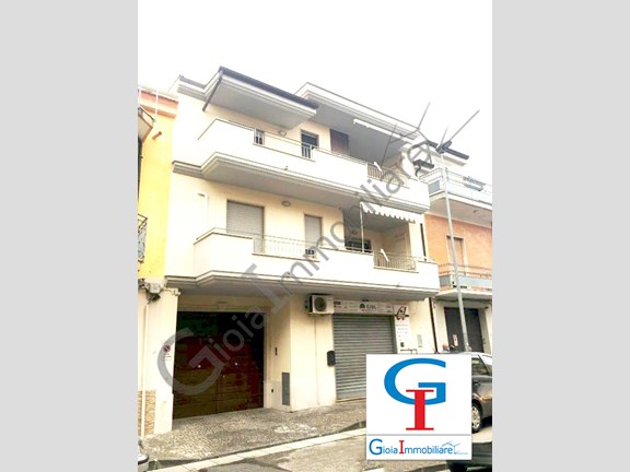 Appartamento in Vendita a Mondragone, 123'456€, 120 m²