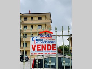 Appartamento in Vendita a Mondragone, 139'999€, con Box