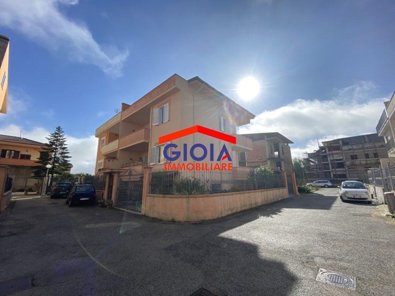 Villa in Vendita a Mondragone, 123'456€, 200mq interni