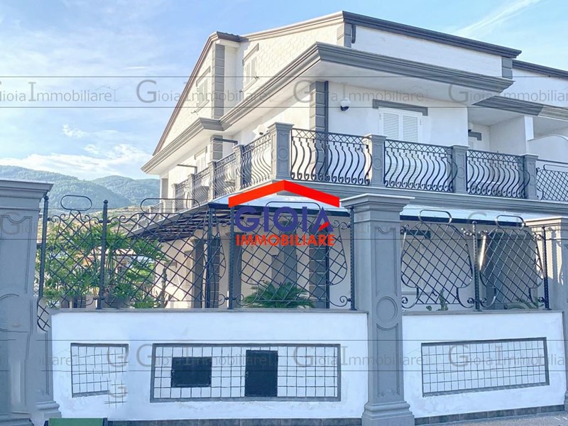 Appartamento in Vendita a Falciano del Massico, 290'000€