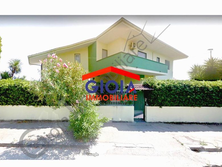 Appartamento in Vendita a Mondragone, 123'456€, 260 m²