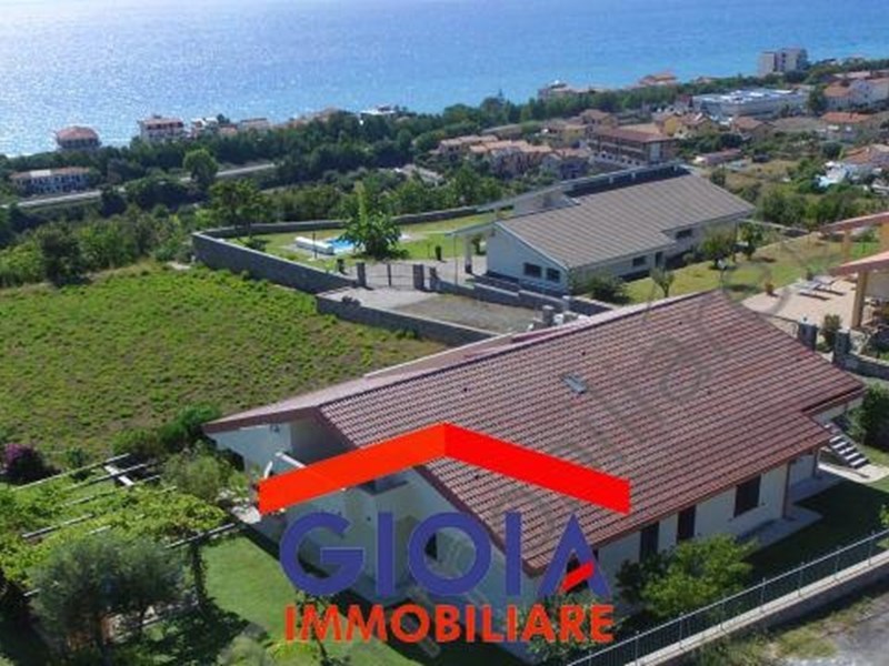 Villa in Vendita a Fuscaldo, 123'456€, 330 m²