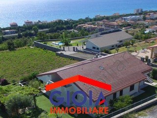 Villa in Vendita a Fuscaldo, 123'456€, 330 m²