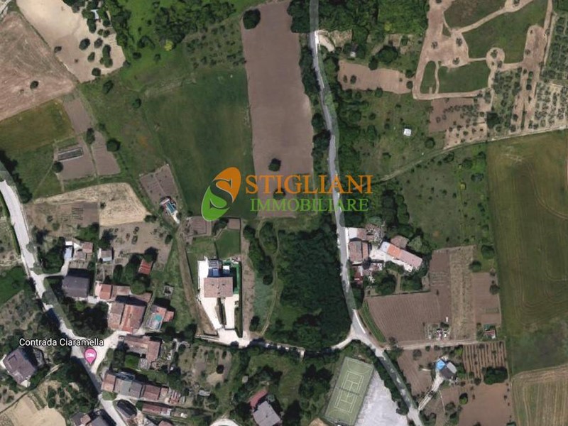 Terreno agricolo in Vendita a Campobasso, zona Contrada Colle Longo, 3900 m²