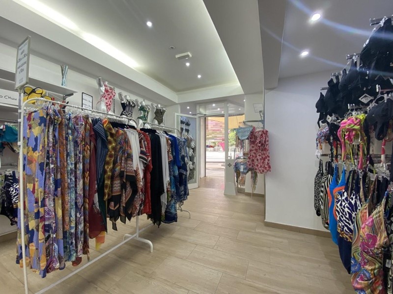 Attività commerciale in Vendita a Camaiore, zona Lido di Camaiore, 180'000&euro;, 45 m²