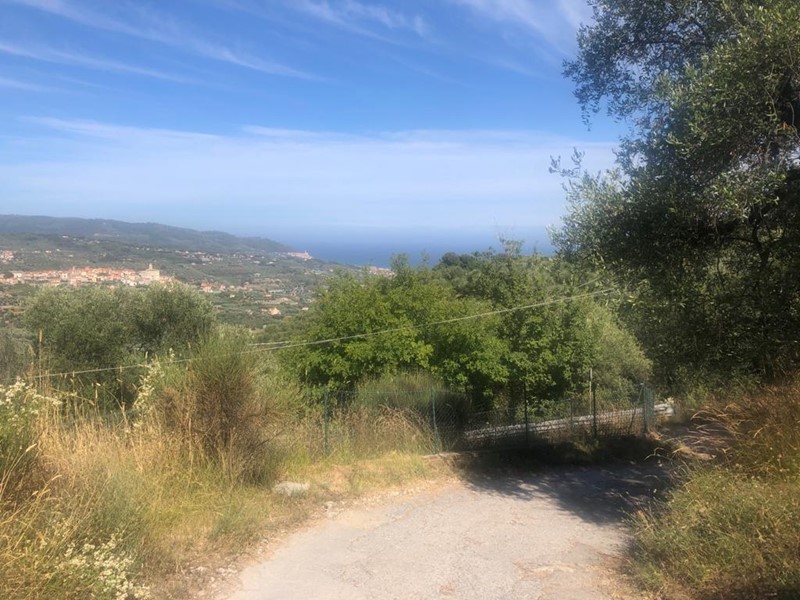 Terreno agricolo in Vendita a Diano Castello, 125'000€, 