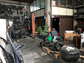 Immobile commerciale in Vendita a Belpasso, zona Valcorrente, 90'000€, 200 m²