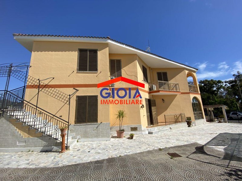 Appartamento in Vendita a Mondragone, 144'000€, 180 m²