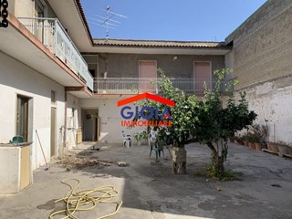 Appartamento in Vendita a Mondragone, 85'000€, 160 m²