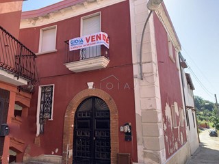 Appartamento in Vendita a Mondragone, 75'000€, 120 m², arredato