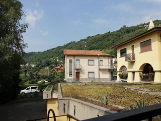 Trilocale in Affitto a Lesa, zona solcio, 600€, 70 m², arredato