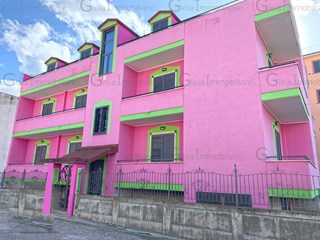 Appartamento in Vendita a Mondragone, 650'000€, 390 m²