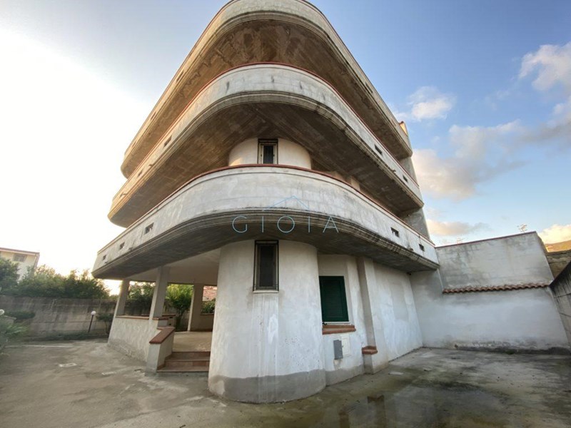 Appartamento in Vendita a Mondragone, 265'000€, 200 m²