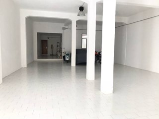 Immobile commerciale in Vendita a Certaldo, 105'000€, 130 m²