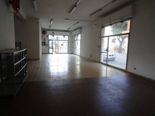 Negozio in Vendita a Certaldo, 190'000€, 227 m²