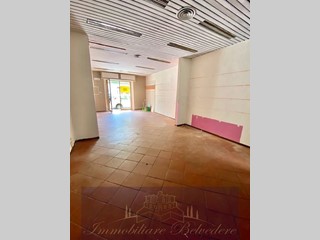 Immobile commerciale in Affitto a Impruneta, zona Tavarnuzze, 850€, 65 m²