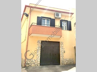 Appartamento in Vendita a Mondragone, 165'000€, 250 m²