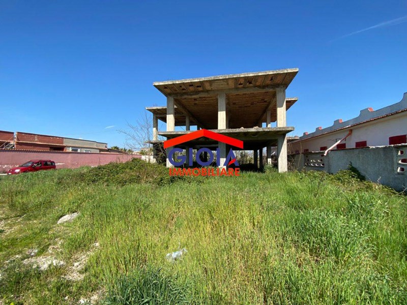 Appartamento in Vendita a Mondragone, 15'000€, 300 m²