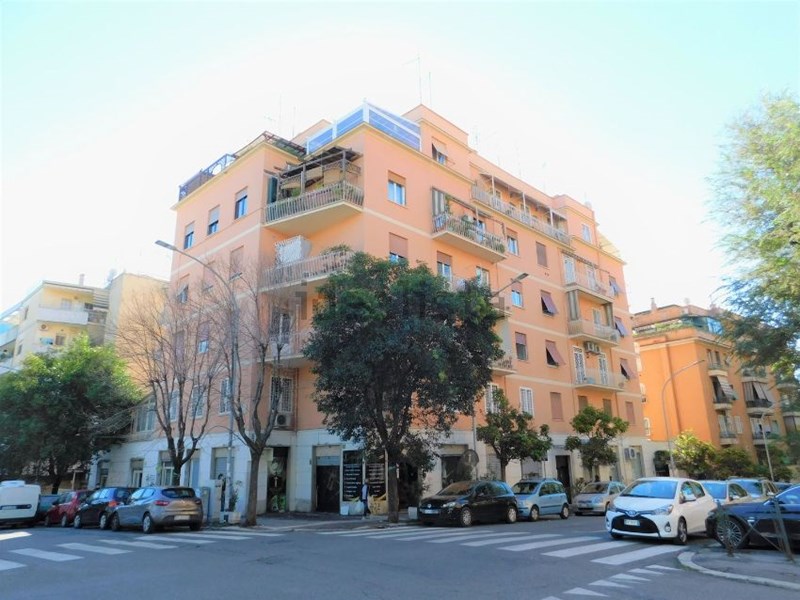 Trilocale in Vendita a Roma, zona PIGNETO, 235'000€, 90 m²