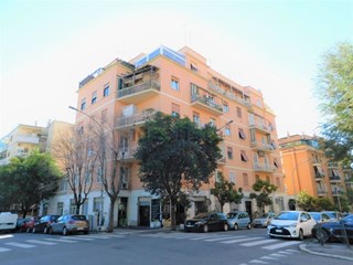 Trilocale in Vendita a Roma, zona PIGNETO, 235'000€, 90 m²