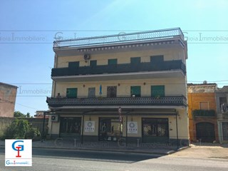 Appartamento in Vendita a Mondragone, 123'456€, 330 m²