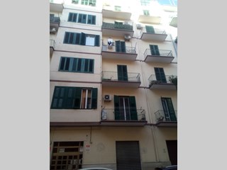 Quadrilocale in Vendita a Taranto, zona Tre carrare Battisti, 50'000€, 80mq.