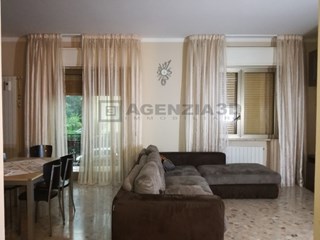 Appartamento in Vendita a Lucca, zona Sant'Anna, 220'000&euro;, 110 m²