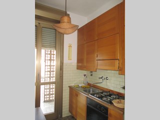 Trilocale in Vendita a Reggio Emilia, zona CENTRO STORICO, 100'000€, 90 m², arredato