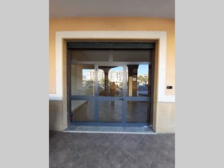 Immobile commerciale in Affitto a Bagheria, zona CARAVELLA, 1'000€, 130 m²