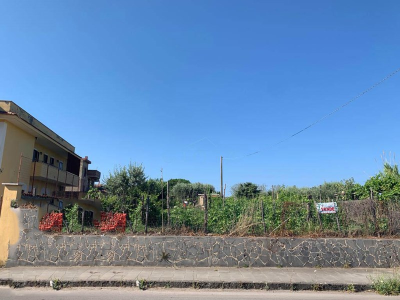 Terreno agricolo in Vendita a Mondragone, 110'000€, 1000 m²