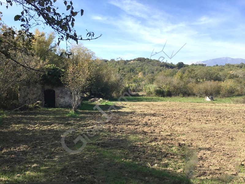 Terreno agricolo in Vendita a Minturno, zona tufo, 17'000€, 1500 m²