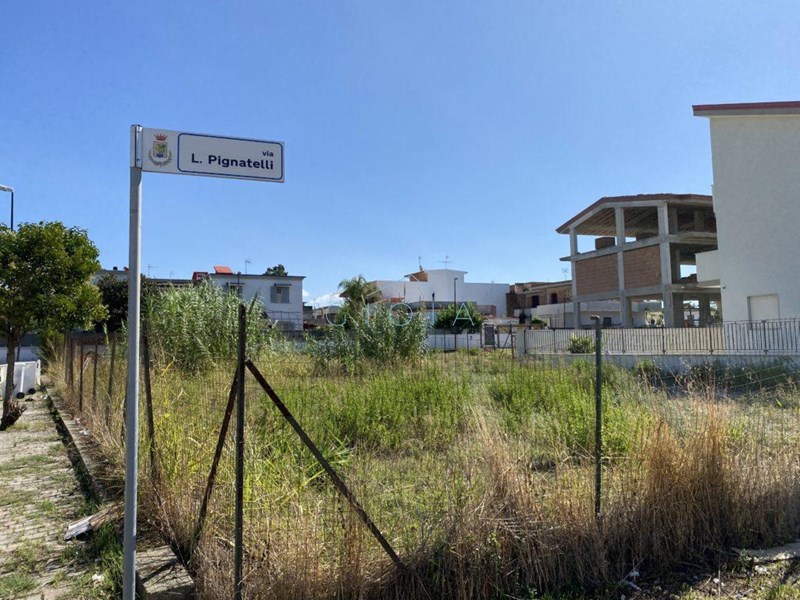 Terreno edificabile in Vendita a Mondragone, 123'456€, 754 m²