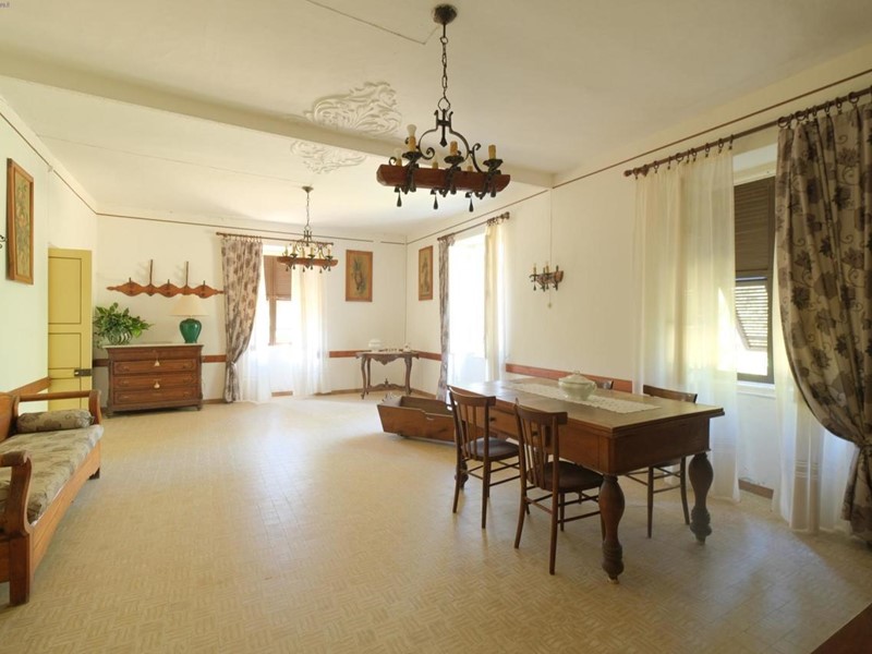 Casa Indipendente in Vendita a Urbe, 135'000€, 300 m²