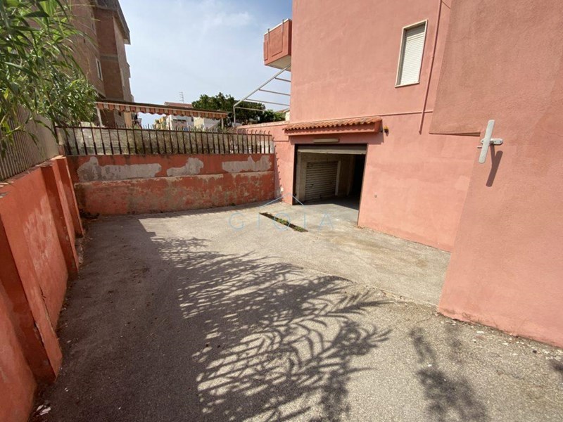 Box in Vendita a Mondragone, 16'500€, 18 m², con Box