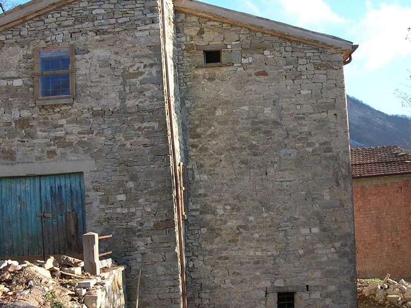 Casale in Vendita a Pennabilli, zona Ca' marnello, 160'000€, 180 m²