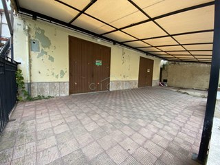 Immobile commerciale in Vendita a Sessa Aurunca, 59'999€, 120 m²