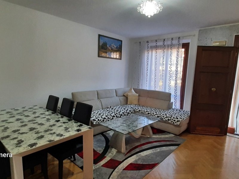 Quadrilocale in Vendita a Asciano, 170'000€, 100 m², con Box